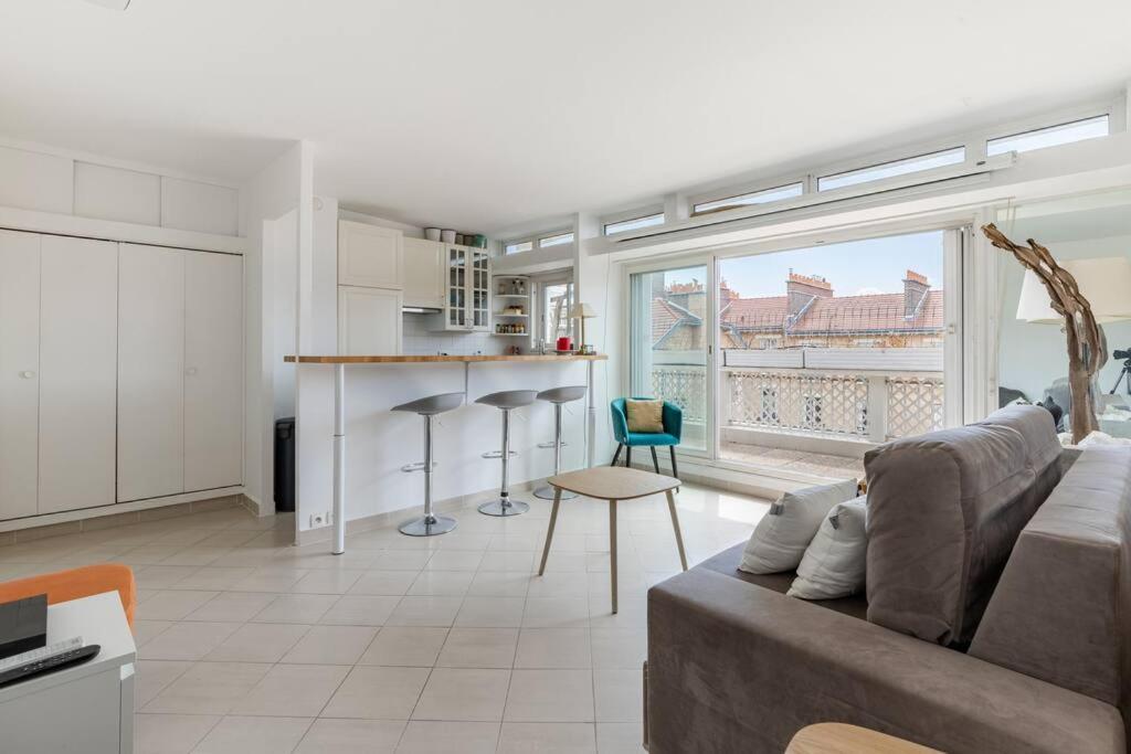Appartement Vaugirard Lecourbe 2br Avec Balcon *