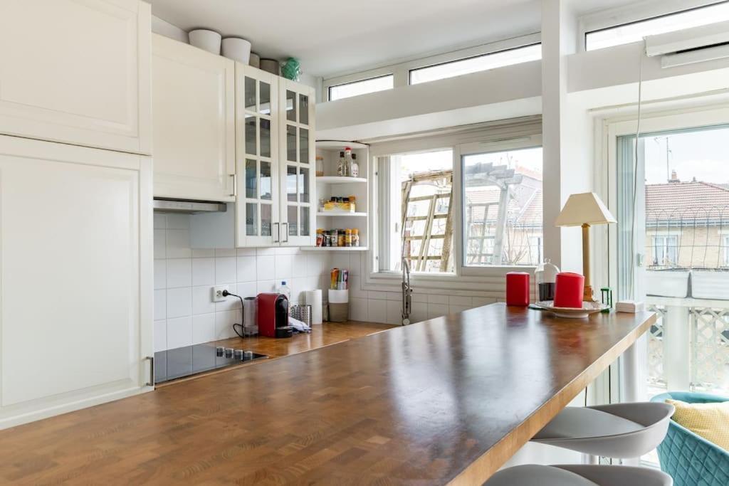 Vaugirard Lecourbe 2br Avec Balcon Appartement